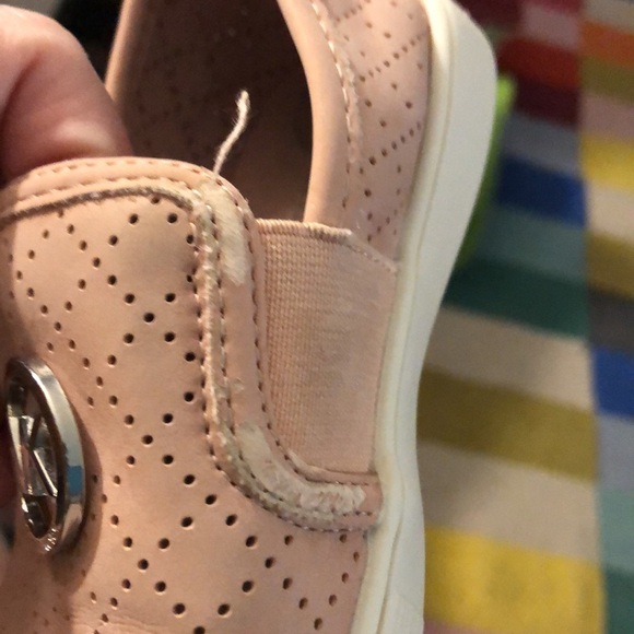 🔹4 for $30 Michael Kors Girls Slip-ons - Picture 5 of 5